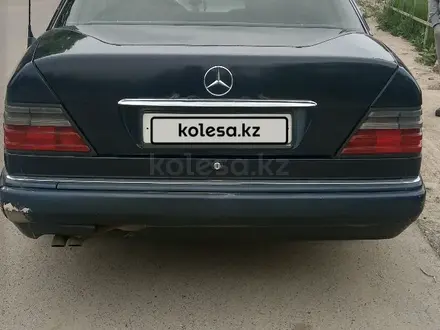 Mercedes-Benz E 280 1994 года за 2 800 000 тг. в Алматы – фото 2