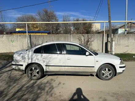 Volkswagen Passat 2002 года за 2 300 000 тг. в Алматы – фото 2