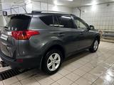 Toyota RAV4 2014 годаүшін11 000 000 тг. в Уральск – фото 2