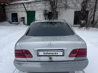 Mercedes-Benz E 230
