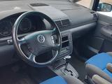 Volkswagen Sharan 2002 года за 875 000 тг. в Актобе