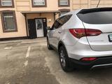 Hyundai Santa Fe 2012 года за 8 000 000 тг. в Атырау – фото 4