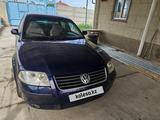 Volkswagen Passat 2002 годаүшін2 400 000 тг. в Тараз
