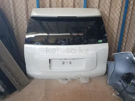Задняя дверь на Toyota Praado 150 за 147 тг. в Алматы