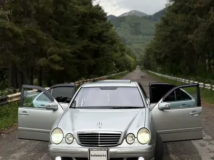 Mercedes-Benz E 320 2000 года за 5 900 000 тг. в Алматы – фото 10
