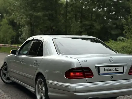 Mercedes-Benz E 320 2000 года за 5 900 000 тг. в Алматы – фото 7