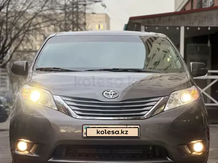 Toyota Sienna 2017 года за 16 500 000 тг. в Алматы – фото 4