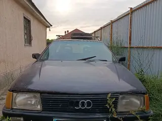 Audi 100