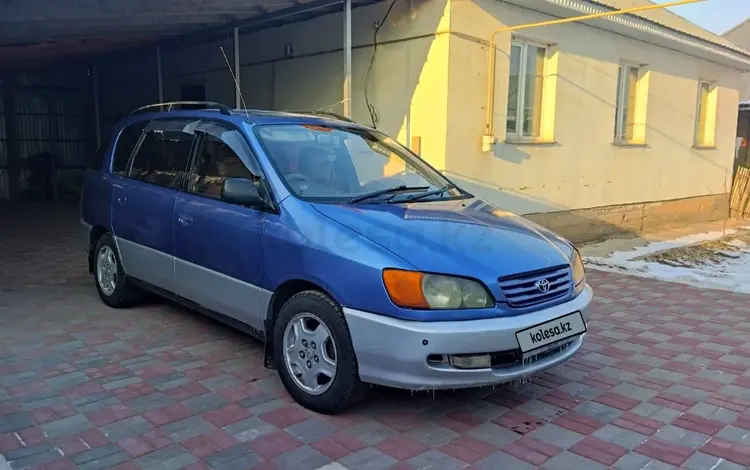Toyota Ipsum 2000 года за 3 100 000 тг. в Алматы