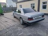Mercedes-Benz E 200 1993 года за 1 100 000 тг. в Сатпаев – фото 4