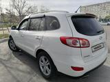 Hyundai Santa Fe 2010 года за 7 000 000 тг. в Актау – фото 4