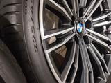 Pireli комплект разноширок. Шин новых на новых дисках на БМВ BMW 790 стиль. за 400 000 тг. в Алматы