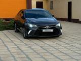 Toyota Camry 2016 года за 8 800 000 тг. в Жанаозен