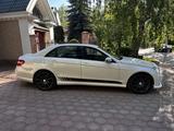 Mercedes-Benz E 200 2010 годаfor6 500 000 тг. в Караганда – фото 5