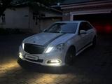 Mercedes-Benz E 200 2010 года за 7 000 000 тг. в Астана – фото 4