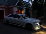 Mercedes-Benz E 200 2010 года за 7 000 000 тг. в Астана – фото 3
