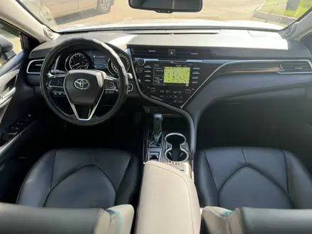 Toyota Camry 2019 года за 13 700 000 тг. в Астана – фото 19