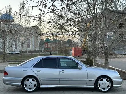 Mercedes-Benz E 320 2001 года за 9 000 000 тг. в Уральск – фото 4