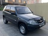 Chevrolet Niva 2013 годаfor1 850 000 тг. в Атырау – фото 2