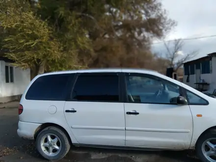 Volkswagen Sharan 1996 года за 2 300 000 тг. в Талдыкорган – фото 3