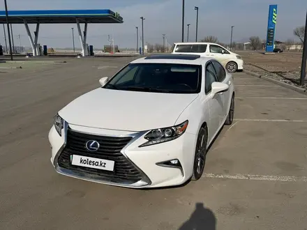 Lexus ES 300h 2016 года за 14 500 000 тг. в Алматы – фото 2