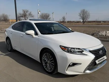 Lexus ES 300h 2016 года за 14 500 000 тг. в Алматы