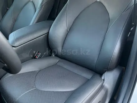 Toyota Camry 2022 года за 17 100 000 тг. в Шымкент – фото 9