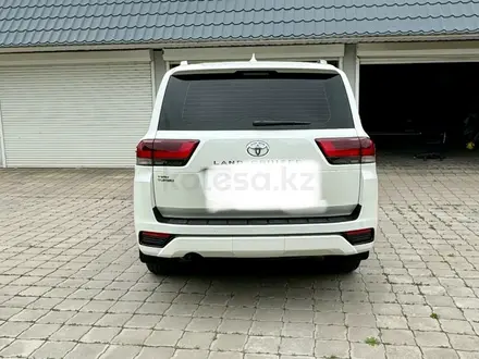 Toyota Land Cruiser 2023 года за 55 000 000 тг. в Алматы – фото 4