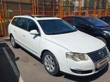 Volkswagen Passat 2006 годаүшін2 850 000 тг. в Астана