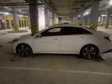 Hyundai Elantra 2023 годаfor12 000 000 тг. в Астана