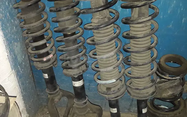 Стойки в сборе с пружинами Хонда аккорд 6. за 100 000 тг. в Астана