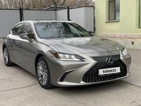 Lexus ES 250 2018 года за 22 000 000 тг. в Шымкент