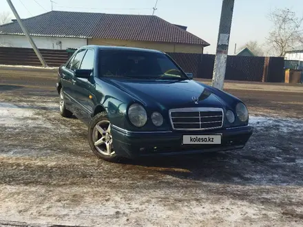 Mercedes-Benz E 200 1996 года за 2 300 000 тг. в Караганда