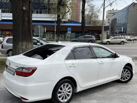 Toyota Camry 2015 года за 11 800 000 тг. в Алматы – фото 3