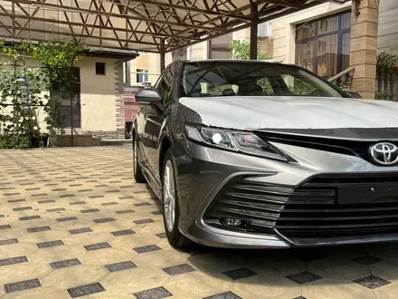 Toyota Camry 2023 года за 18 500 000 тг. в Алматы – фото 3