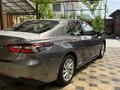 Toyota Camry 2023 года за 18 500 000 тг. в Алматы – фото 8