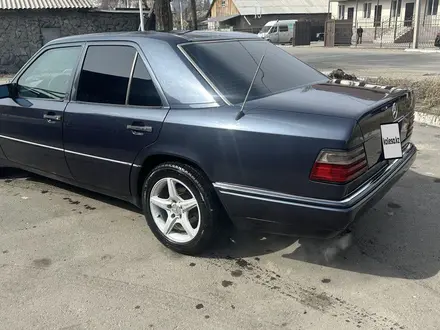 Mercedes-Benz E 280 1995 года за 2 800 000 тг. в Талдыкорган – фото 5