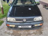 Volkswagen Golf 1994 года за 700 000 тг. в Казыгурт