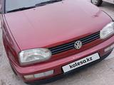 Volkswagen Golf 1995 годаүшін1 450 000 тг. в Айтеке би