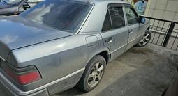 Mercedes-Benz E 230 1992 года за 1 350 000 тг. в Петропавловск – фото 3