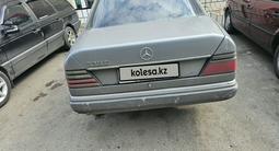 Mercedes-Benz E 230 1992 года за 1 350 000 тг. в Петропавловск – фото 4