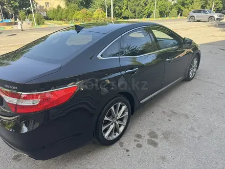 Hyundai Grandeur 2015 года за 8 700 000 тг. в Шымкент – фото 5