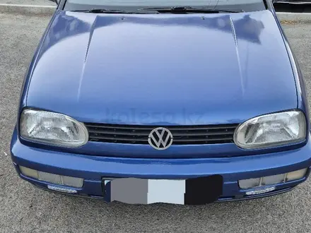 Volkswagen Golf 1997 года за 2 200 000 тг. в Атырау