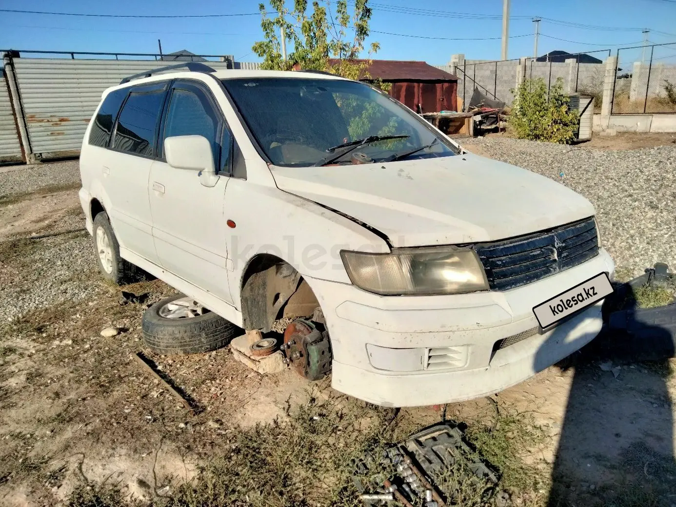 Mitsubishi Chariot, 1997