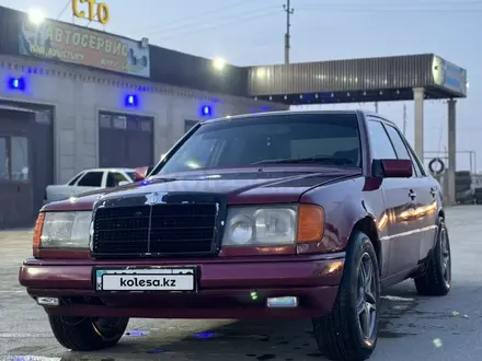 Mercedes-Benz E 220 1993 года за 1 200 000 тг. в Актау