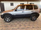 Chevrolet Niva 2012 года за 2 650 000 тг. в Уральск – фото 2