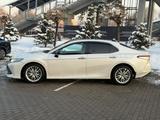 Toyota Camry 2018 года за 13 500 000 тг. в Алматы – фото 4