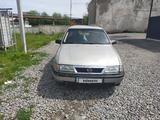 Opel Vectra 1990 года за 600 000 тг. в Кентау