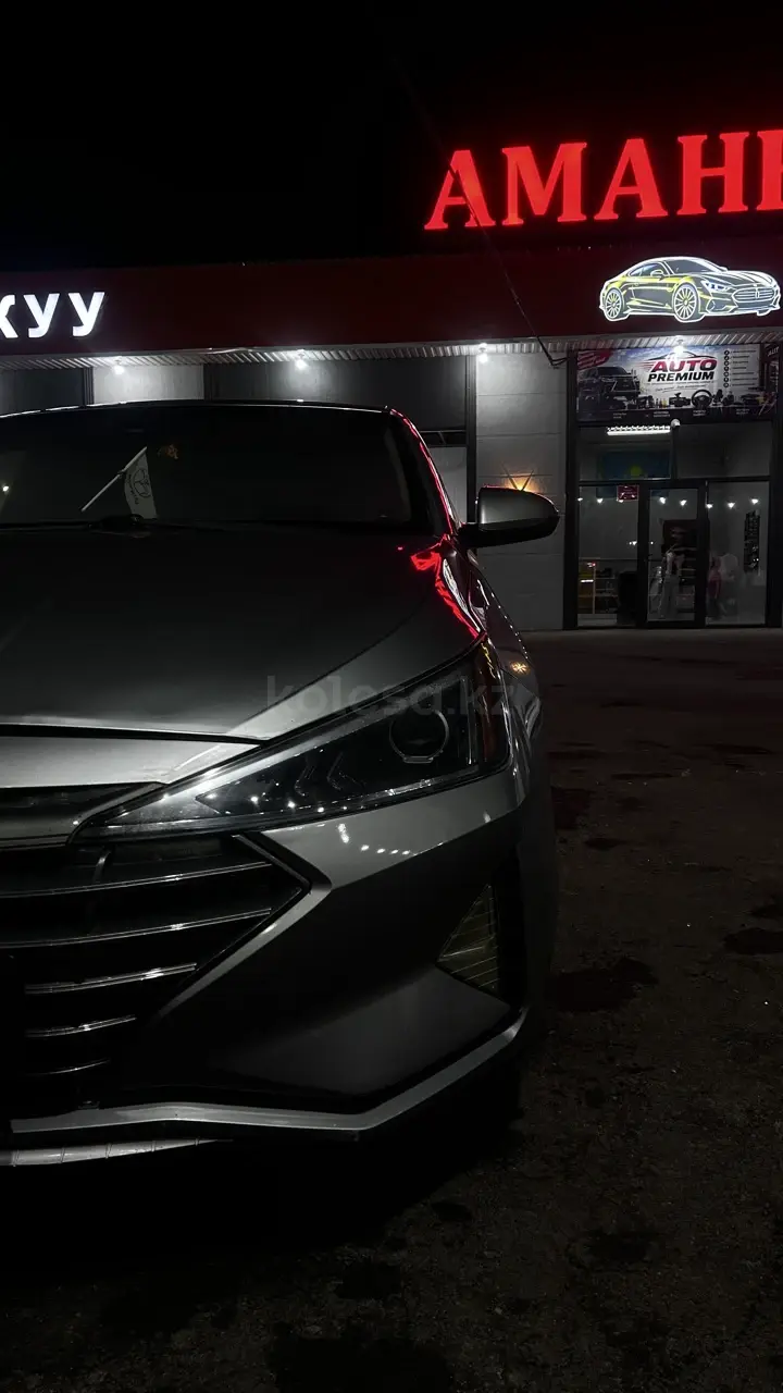 Hyundai Elantra, 2019