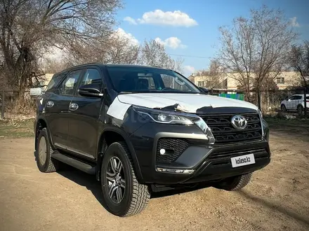 Toyota Fortuner 2023 года за 22 700 000 тг. в Уральск – фото 2